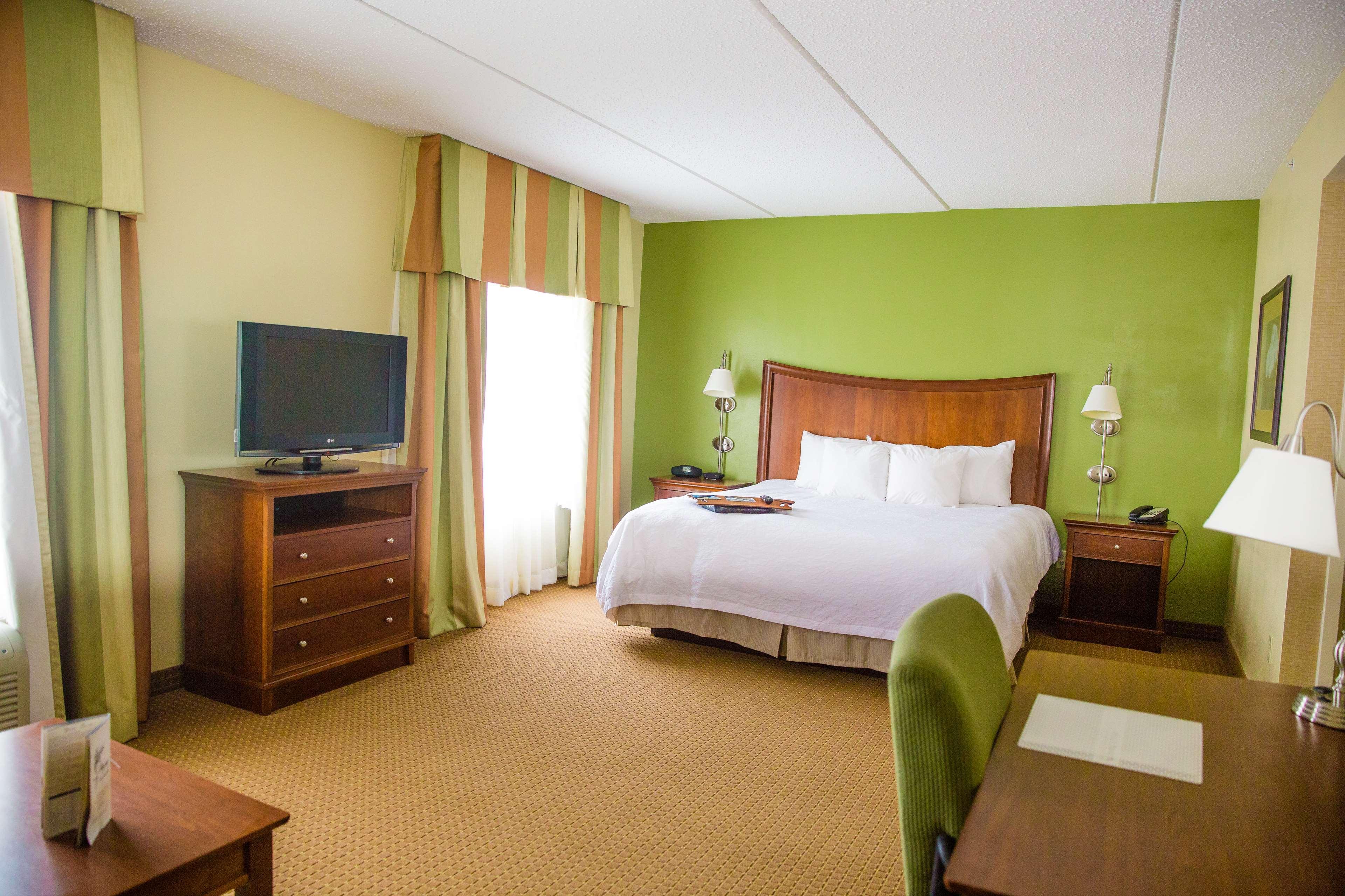 Hampton & Hotel 3*