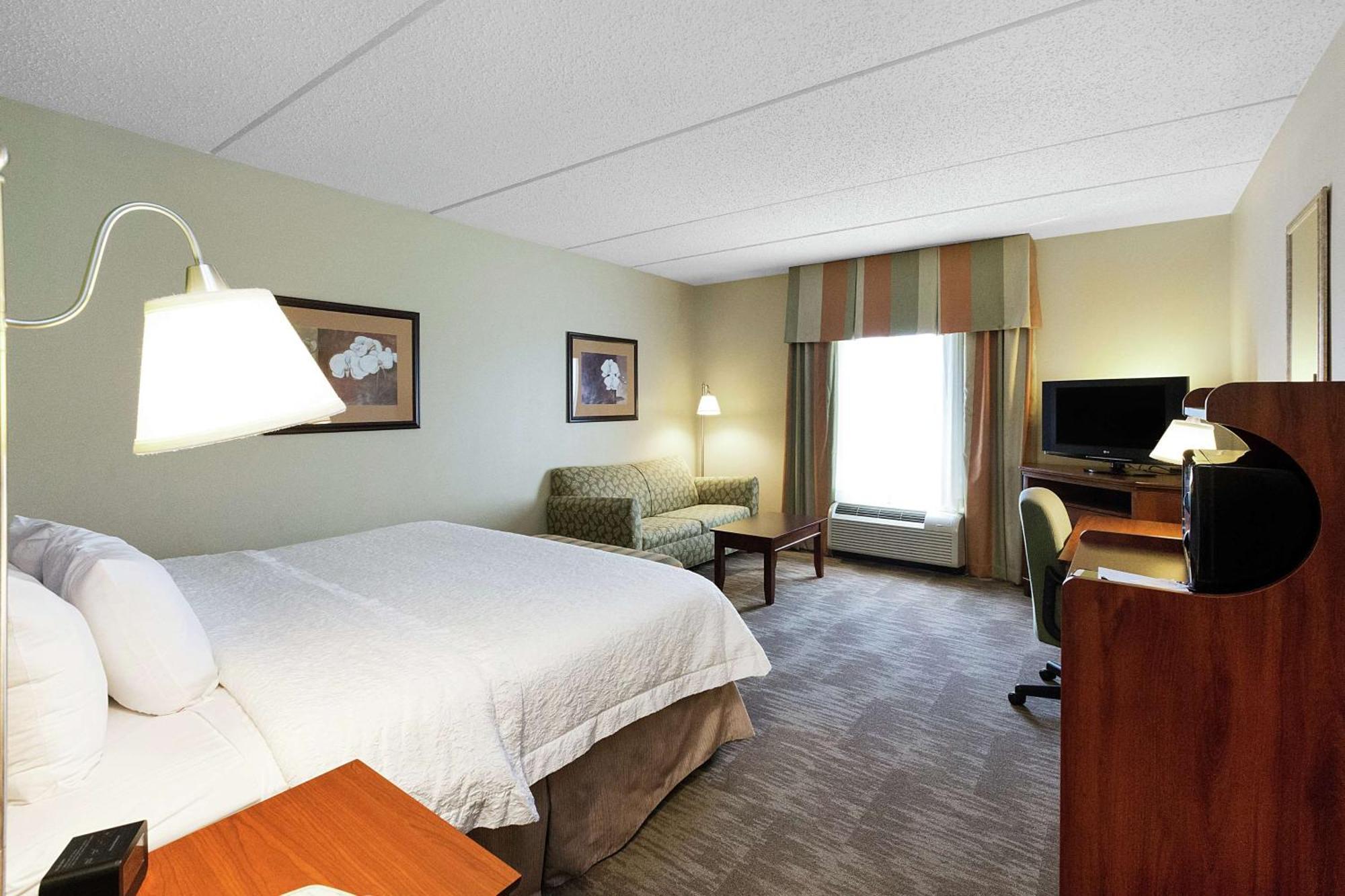 Hampton & Hotel 3*